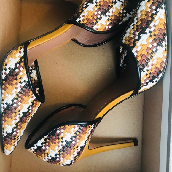 ❌Sold- ❌Charles and Keith- full box - 99% - Picture 4 of 6